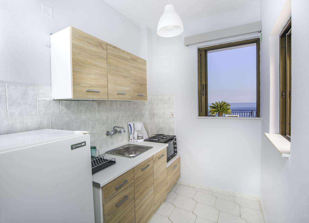 Pefkides Aegina Boutique Apartments Agia Marina  Exterior photo